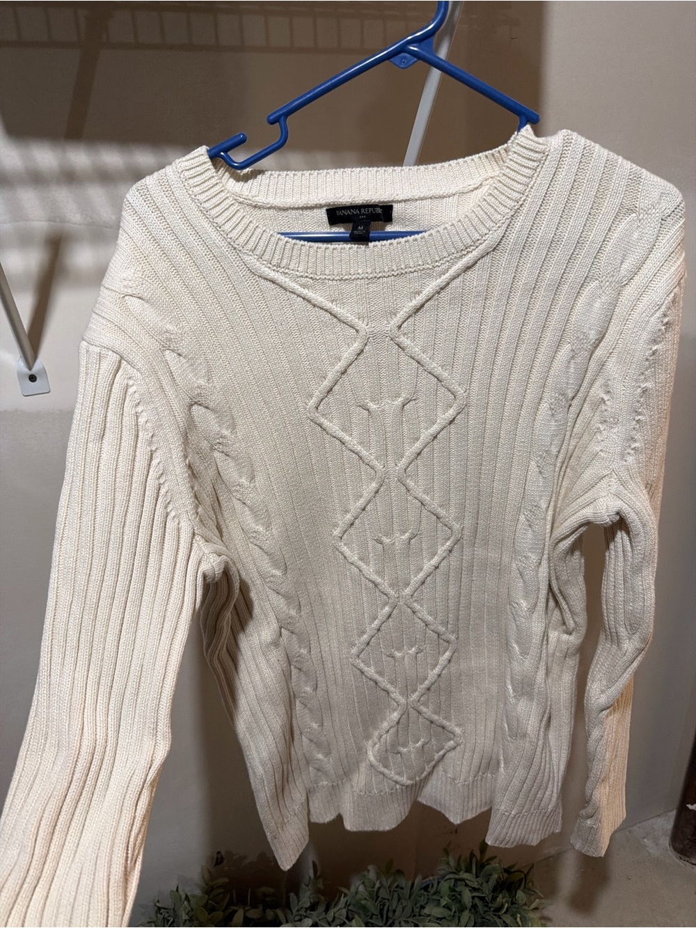 Banana Republic Cream Cable Knit Sweater - menās